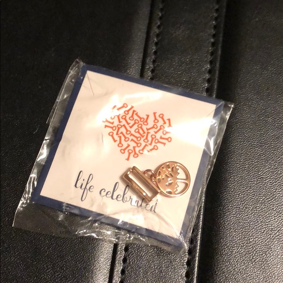 Keep Collective Charm Hang On to Your Family - Picture 1 of 1